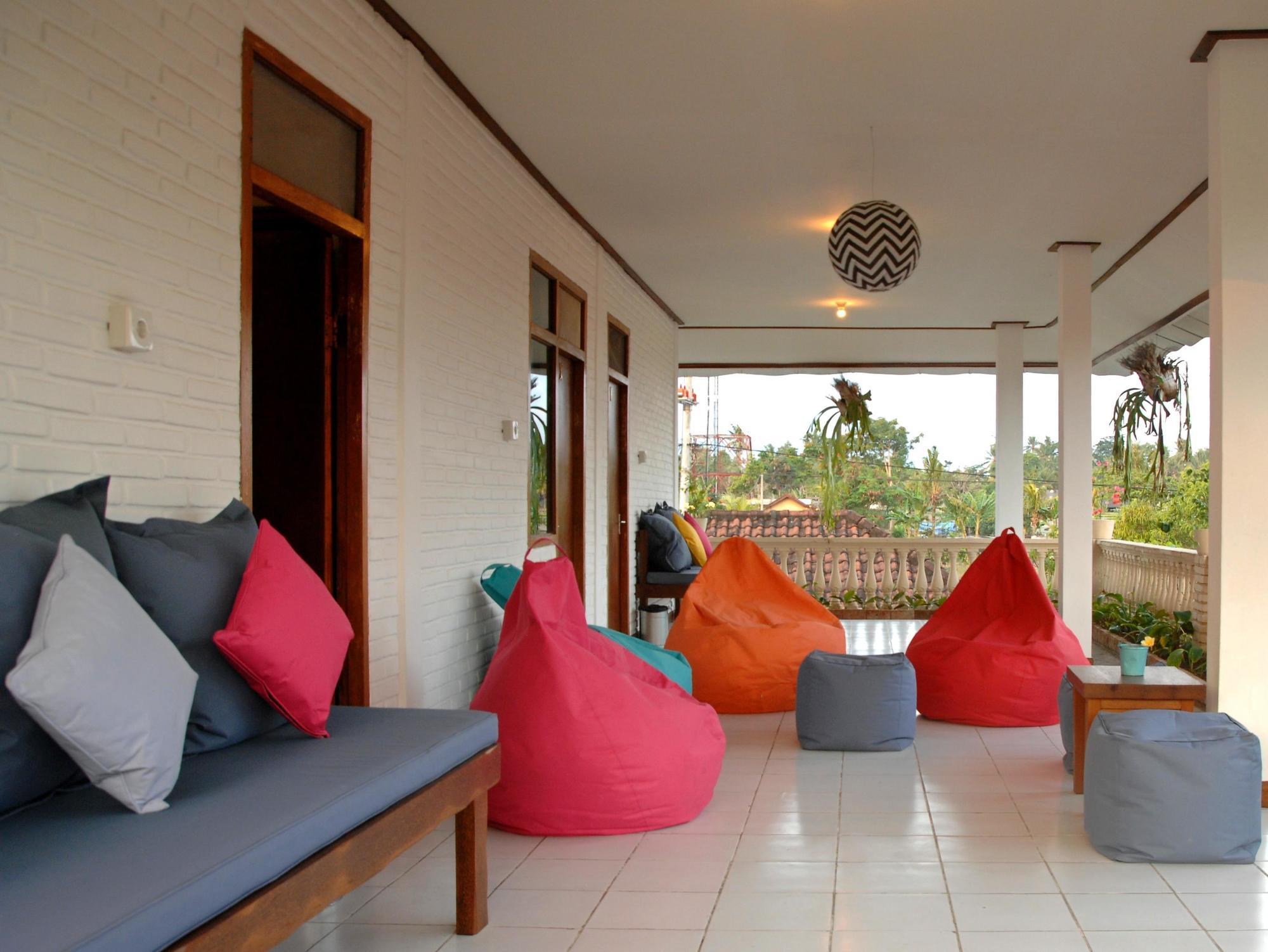 Хостел Friendly House Bali Убуд Экстерьер фото