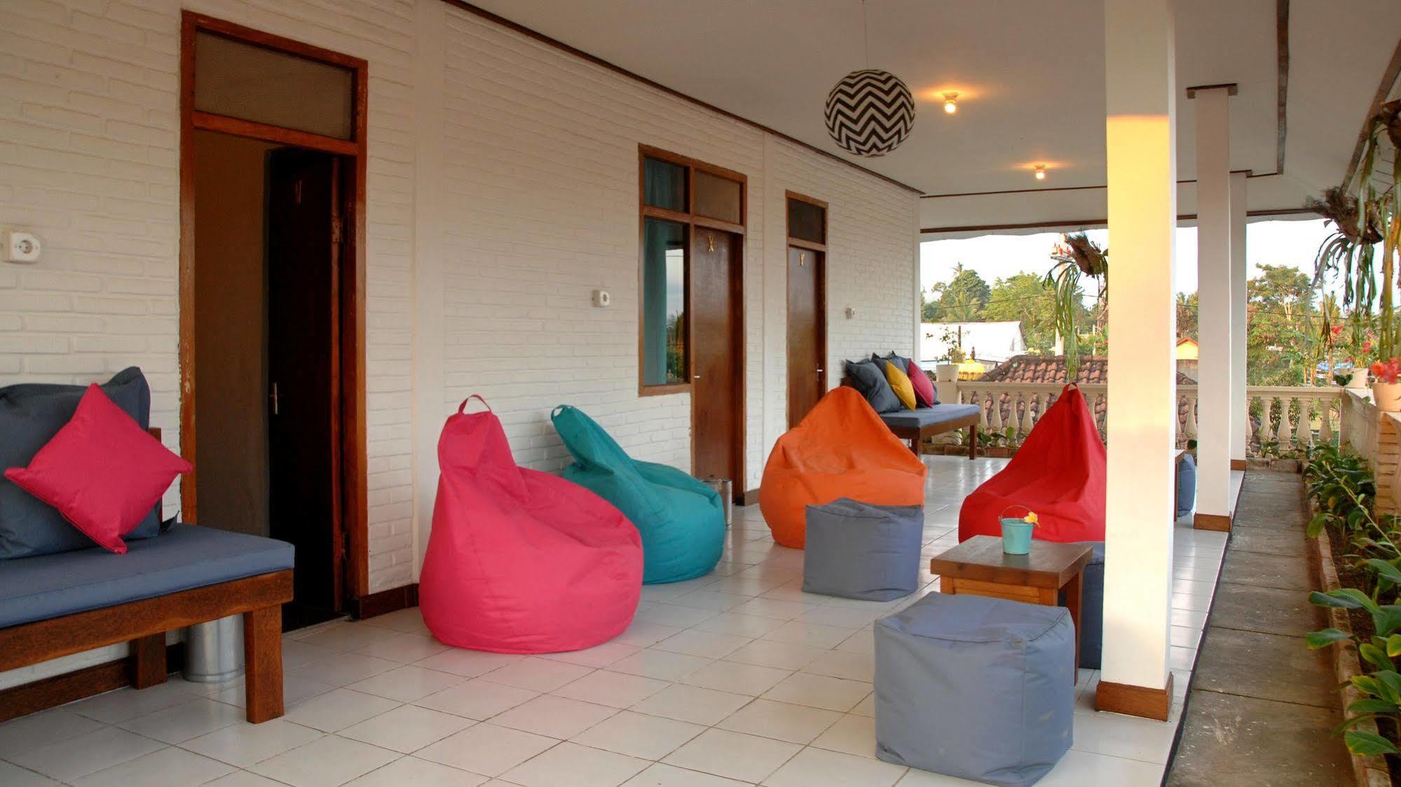 Хостел Friendly House Bali Убуд Экстерьер фото