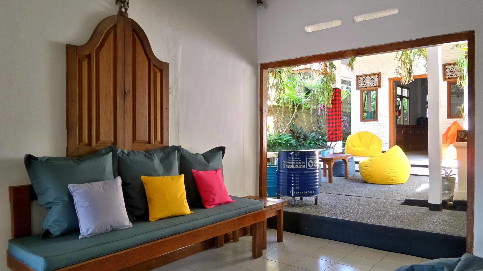 Хостел Friendly House Bali Убуд Экстерьер фото