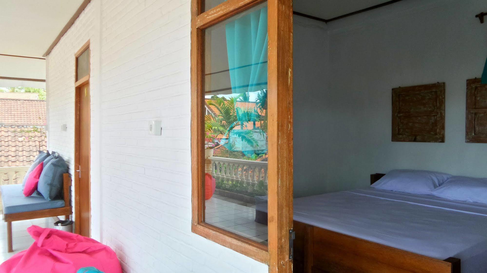 Хостел Friendly House Bali Убуд Экстерьер фото