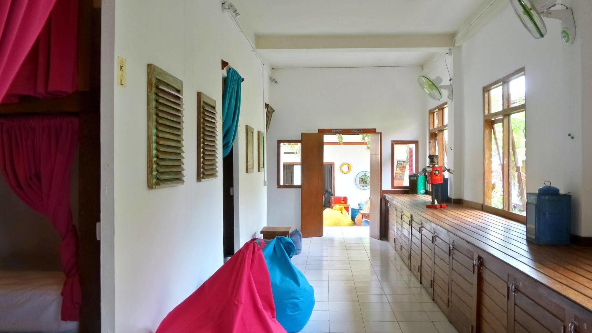 Хостел Friendly House Bali Убуд Экстерьер фото